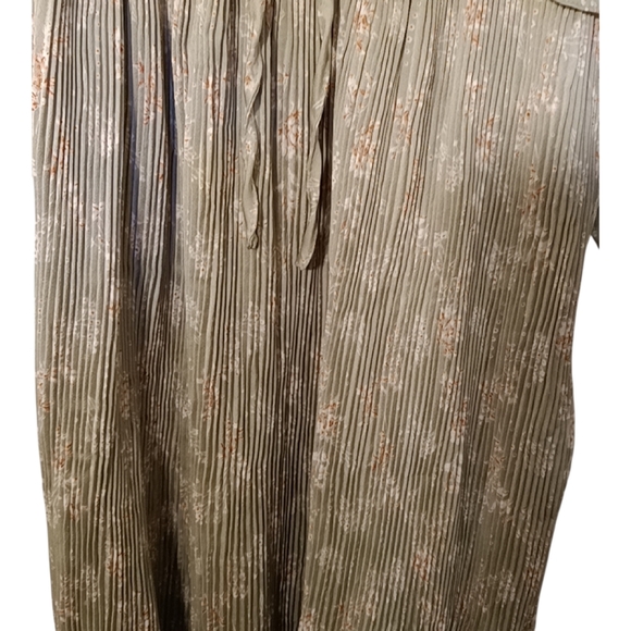 Bohme Sage Green Floral Midi Dress - Picture 7 of 8